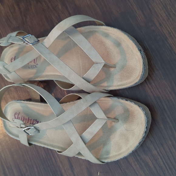 Sandals - Picture 2 of 3